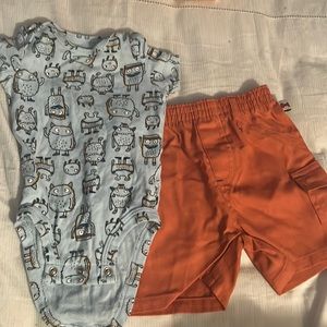 This is a really cute outfit very fun with many colors